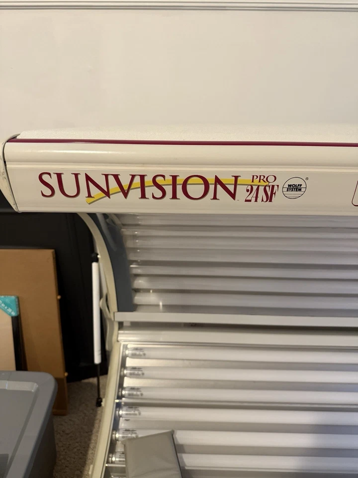 ¡Cama de bronceado Sunvision Pro 24 SF! ¡Bombillas nuevas! Foto 3 de 4