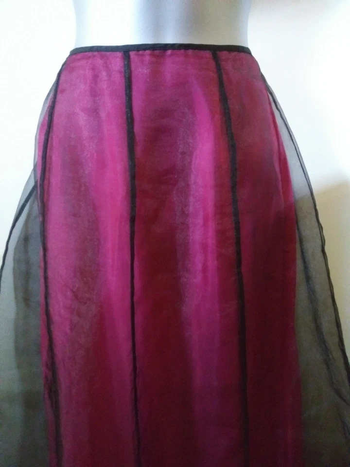 POLECI SKIRT FUCHSIA WITH SHEER  BLACK FULL LENGTH SIZE SMALL - Image 2 of 4