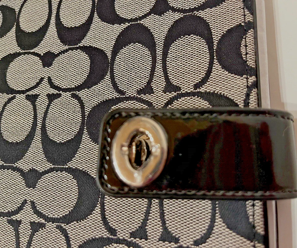 New Coach Signature Tablet Case Canvas Print Turnlock Holder - Image 3 of 4