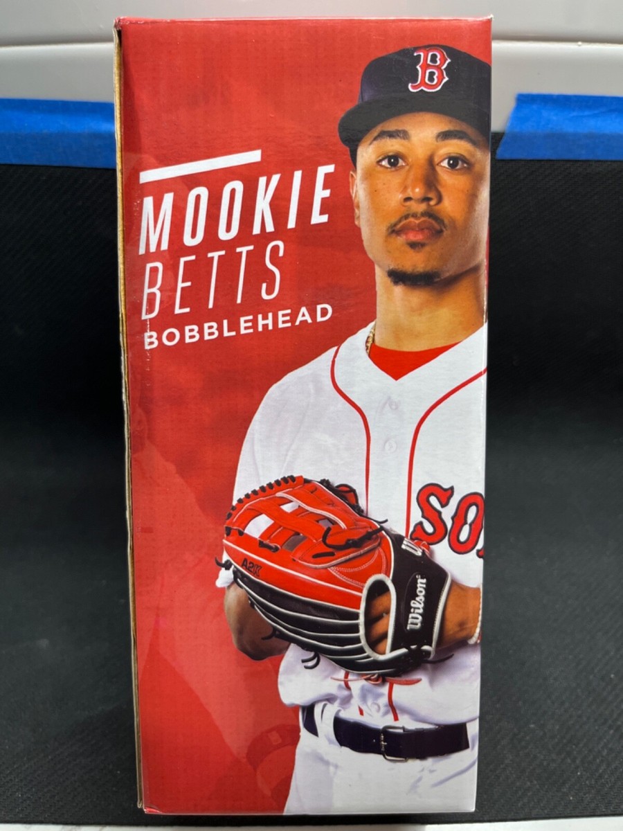2016 MOOKIE BETTS SGA GOLD GLOVE & SILVER SLUGGER WINNER