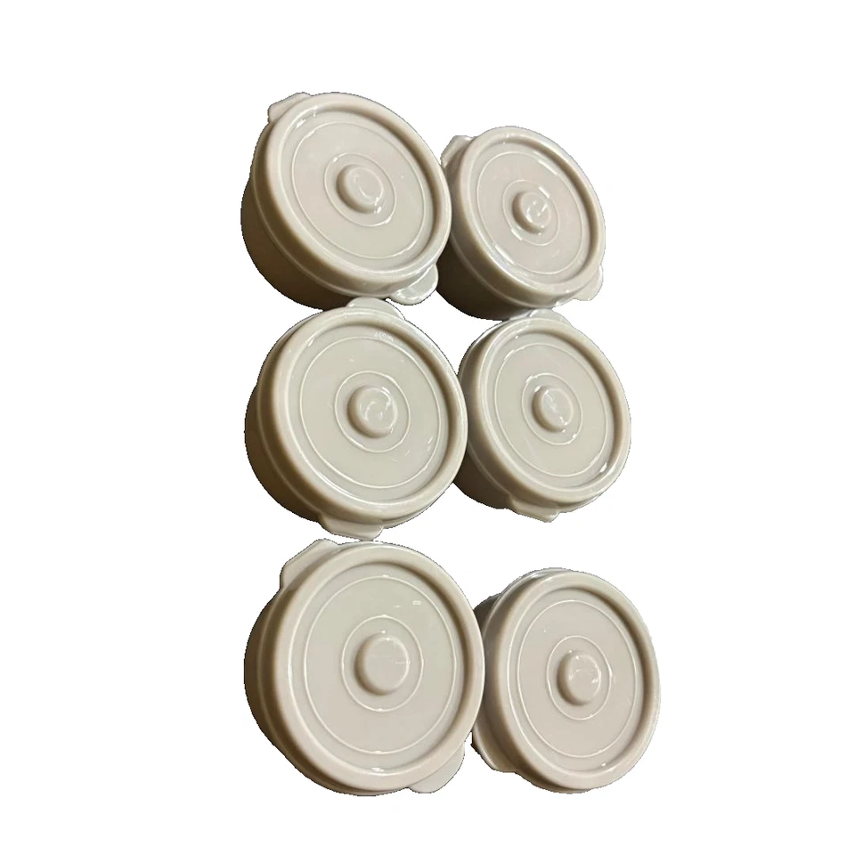 Mini contenedores redondos de almacenamiento de alimentos de plástico - sin BPA con tapas seguras Foto 2 de 4