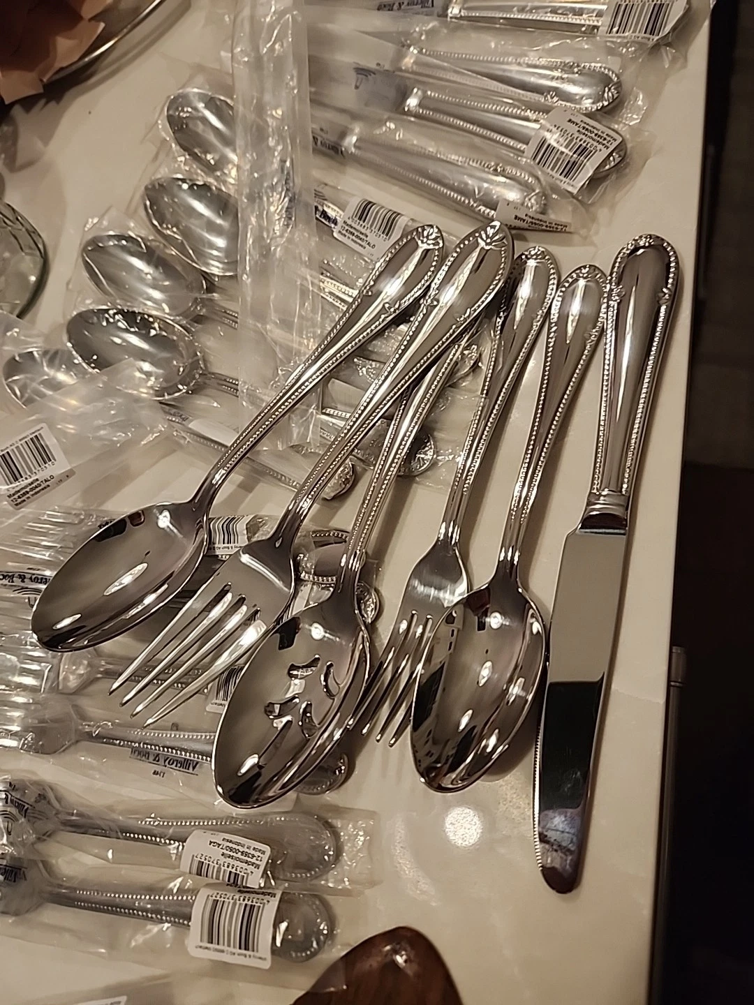 ValleroyAndBoch MademoiselleStainless 22pcs Flatware 7 Forks6SoupSpoons6 Knives