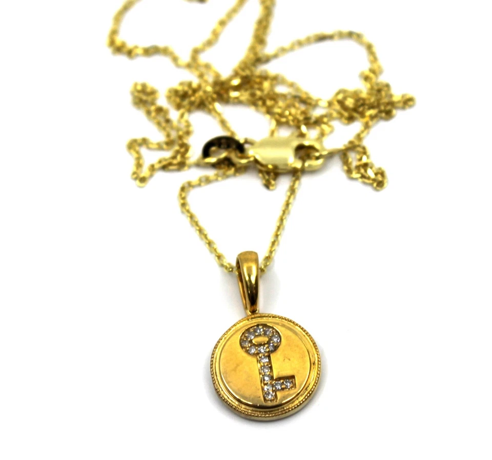 Collar colgante redondo con llave de diamantes en oro amarillo macizo de 14 K Foto 4 de 4