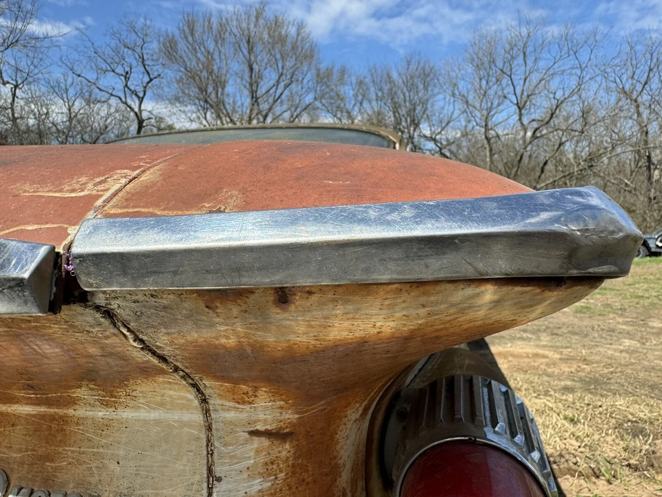 Plymouth Belvedere 1961 cuarto trasero cromo moldura pasajero derecho Foto 4 de 4