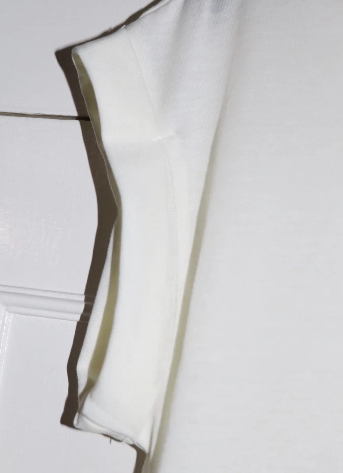 Camiseta Emporio Armani talla UK 6 (38) para mujer color blanco roto #diseño en muy buena condición Foto 4 de 4