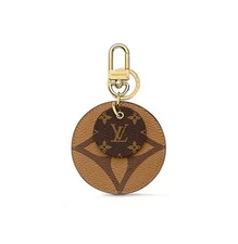 LOUIS VUITTON Monogram Canvas Reverse Round Charm Key Holder Brown Camel M69317