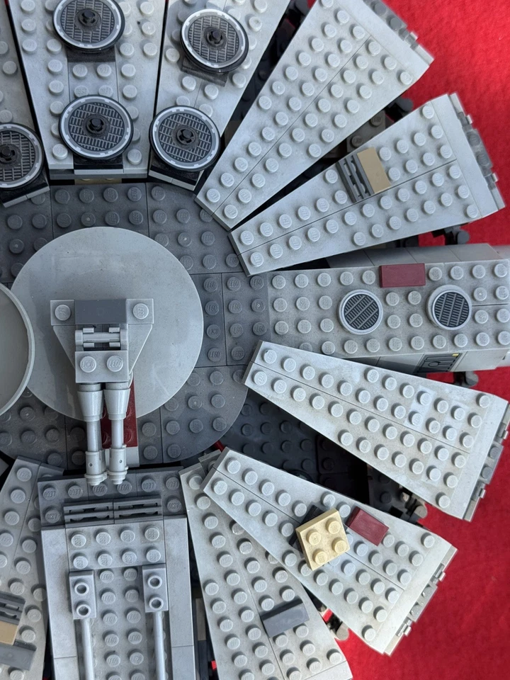LEGO Star Wars 7965 Millennium Falcon, foto 4 di 5