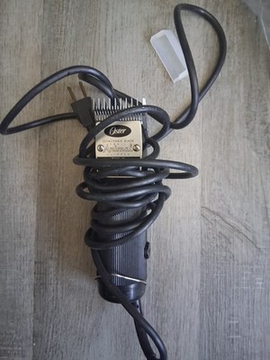 Oster  Model A5 Small Animal Clippers - includes Size 4 blade - Works Great USA