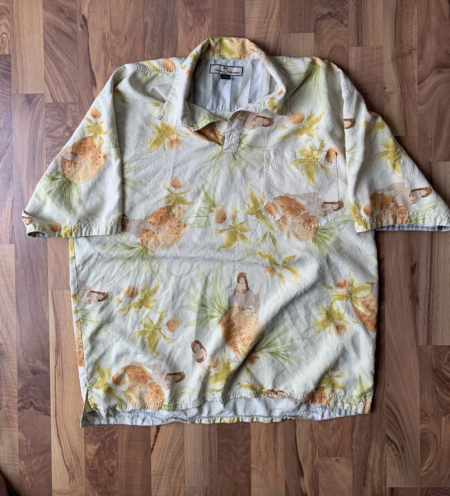 Tommy Bahama 100% Button Up Floral Shirt Size L