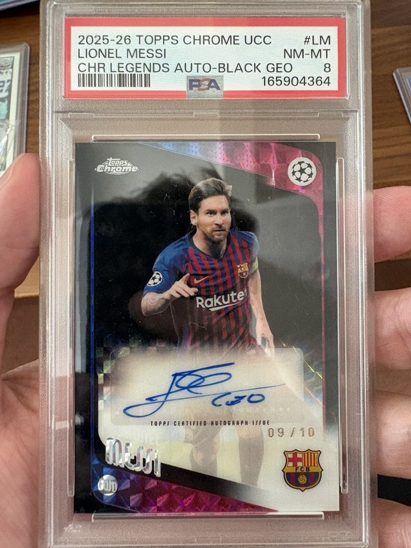 2025-26 TOPPS CHROME UCC CHROME LEGENDS AUTO BLACK GEO LIONEL MESSI 9/10 PSA 8🔥