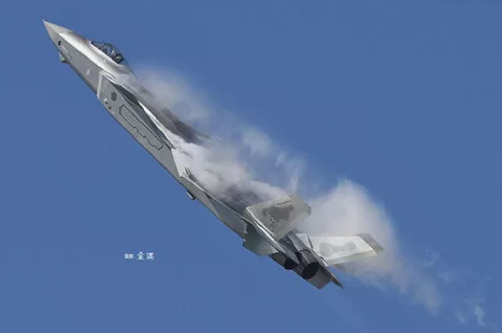 Trumpeter 1:48 - 05811 Chengdu J-20 Mighty Dragon Model Aircraft kit