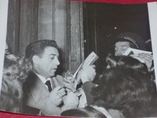 VINTAGE GERMAINE ROGER PHOTO PHOTO CHEVALIER DU CIEL LUIS MARIANO 1955 Release