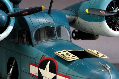 GRUMMAN GOOSE JRF5 Modellbausatz Kunststoffspritzguss und Resinteile - Bild 11 von 20