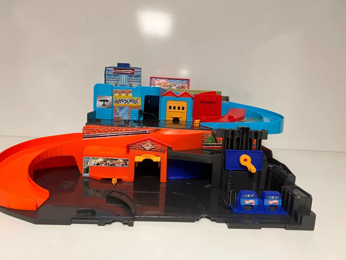 Hot wheels sto cheap and go playset