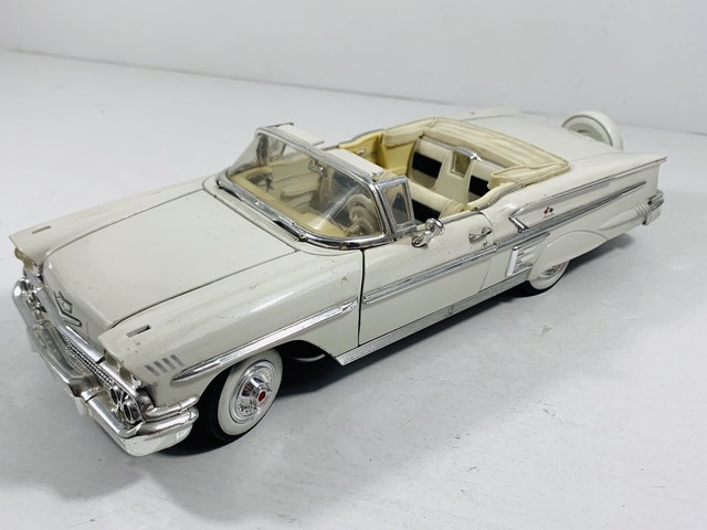 Chevrolet impala 1 18