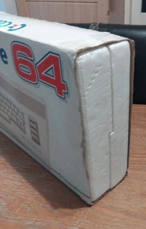 Commodore 64 C64 Vintage Mainframe Computer Games Console / Boxed Working - Image 4 of 4