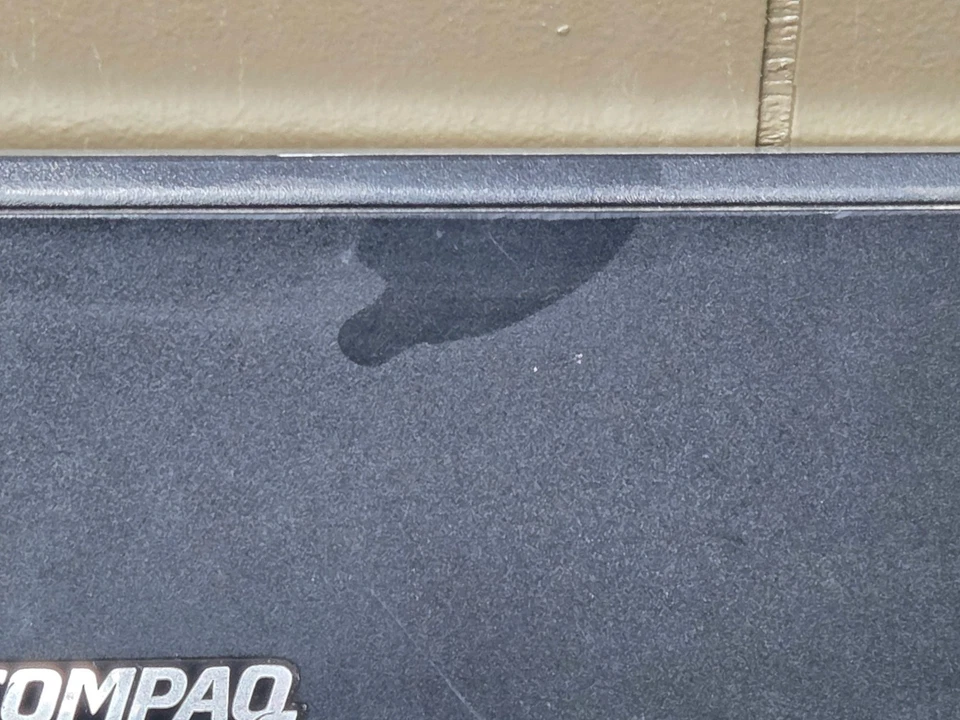 14" Compaq Presario V2000 Laptop Screen Assembly RL175 - Image 4 of 4