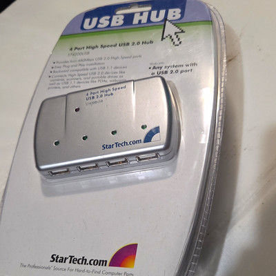 StarTech 4-Port USB 2.0 Hub ST4200USB