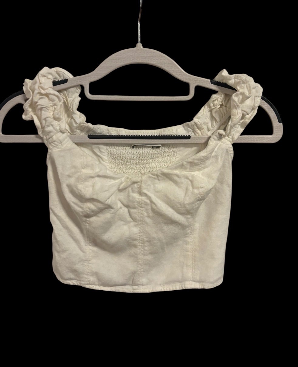 Abercrombie & Fitch white puff sleeve crop top featuring a smocked back