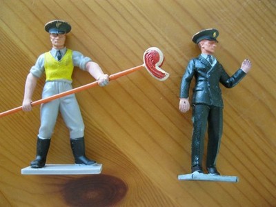 Vintage Britains Ltd 2 x Zoo Figuren/Personal. Preloved.