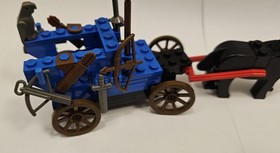 1992 LEGO SET 6038 CASTLE WOLFPACK RENEGADES COMPLETE MANUAL AND EXTRA PARTS