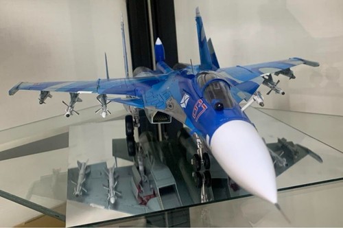 Gebauter & bemalter Kinetic 1/48 Su-33 Flanker D Russian Navy Fighter - Bild 9 von 9