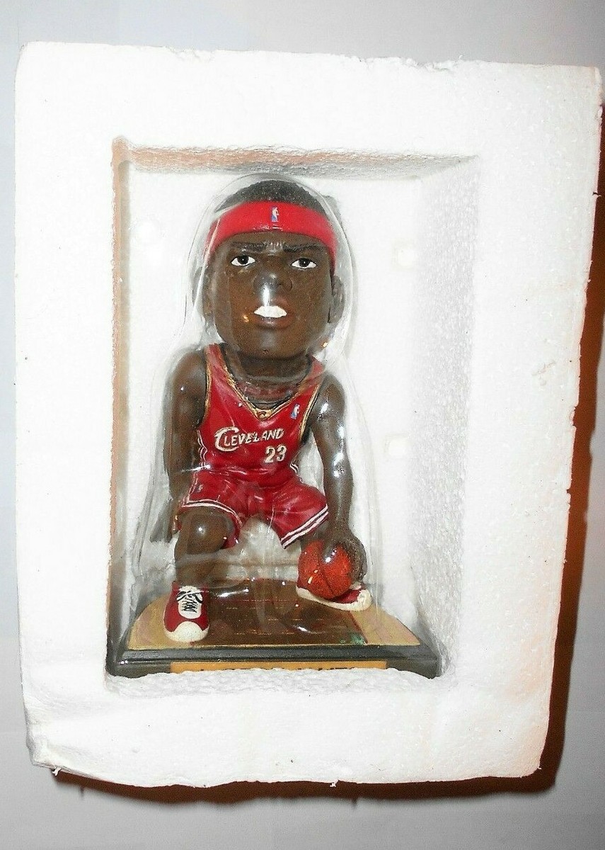 NBA Cavaliers 23番 Game Breakers 限定版フィギュア Game Breakers NBA JEBRON JAMES #23 cleveland cavaliers upper deck