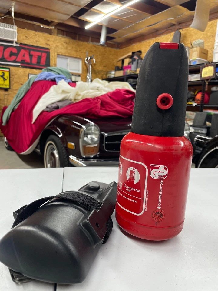 Nuevo de Lote Antiguo Extintor BMW E28, E24, E23 y Soporte Temprano para M635CSI Foto 3 de 4