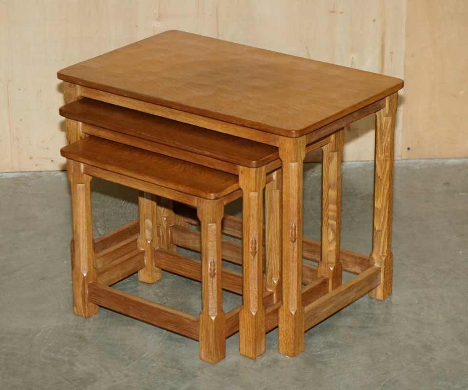 IMPRESIONANTES MESAS AUXILIARES ROBERT MOUSEMAN THOMPSON NIDO DE ROBLE REBABAS PEQUEÑAS AÑOS 70 Foto 2 de 4