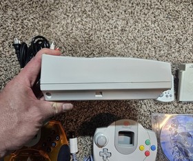 Sega Dreamcast Console BUNDLE W/ 2 cont. , 1 VMU, 1 Game, 1 Rumble Pak. RD DESC.