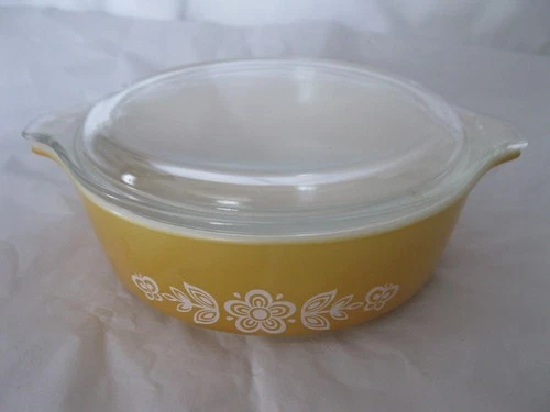 Vintage PYREX Butterfly Gold One Pint 471 with clear lid Baking & Microwave