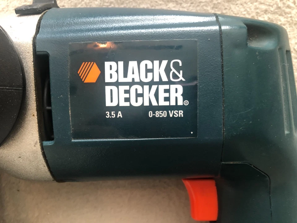 Black and Decker 1/2" Drill no. 7277 Type 3 Reversible Hammer W/ Handle & Key - Image 2 of 4
