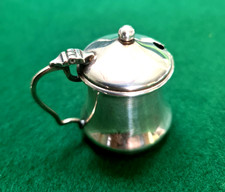 FINE SILVER TANKARD SHAPED MUSTARD POT H/M CHESTER 1915 + ORIGINAL GLASS LINER