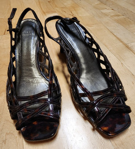 Women's Size 7 Stuart Weitzman Tortoise 2" Wide Heel Sandal