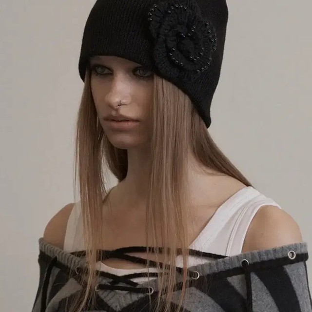 Setex Pearl Corsage Beanie Black
