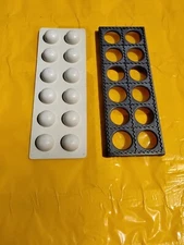 RAVIOLI MAKER WITH PRESS VITANTONIO MFG.CO. MAKES 12