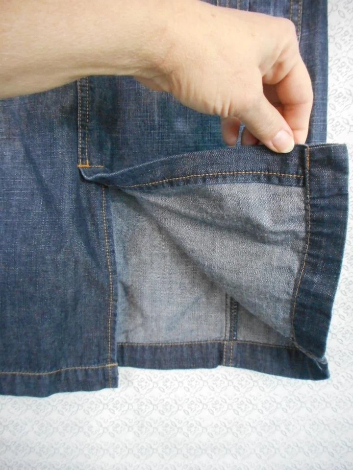 LONDON 4 Blue/Black Denim Skirt 28 x 18 Straight 2 Pocket Light Front slit i20 - Image 3 of 4