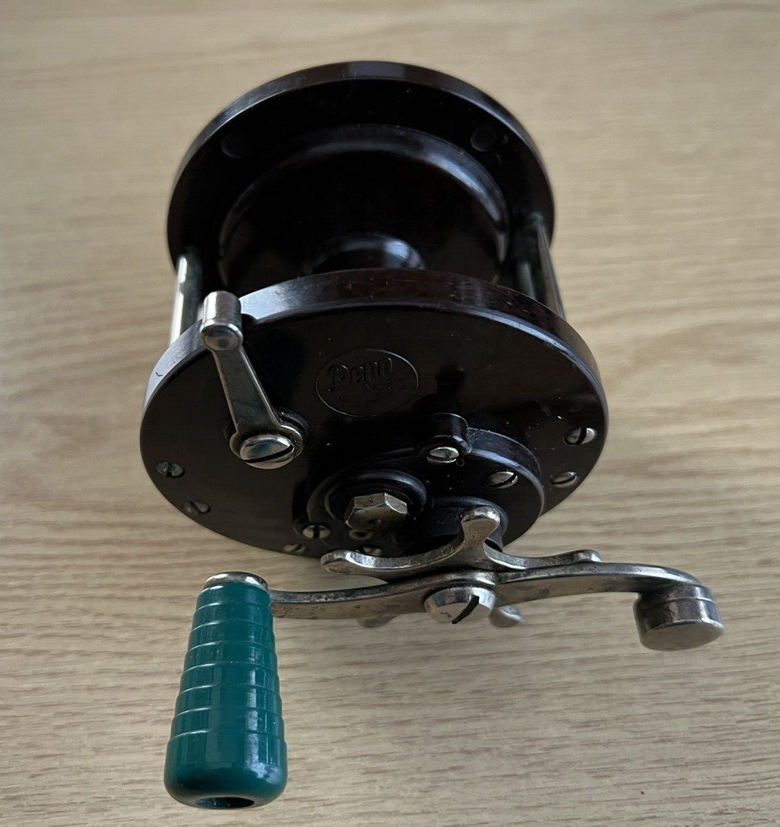 Penn No85 sea reel with Bakelite end plates, counterbalance handle