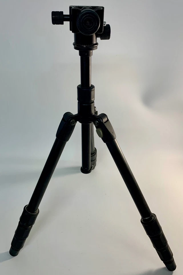 Trípode de fibra de carbono Rocketfish 47 pulgadas con cabeza de bola RF TRP47C Foto 2 de 4