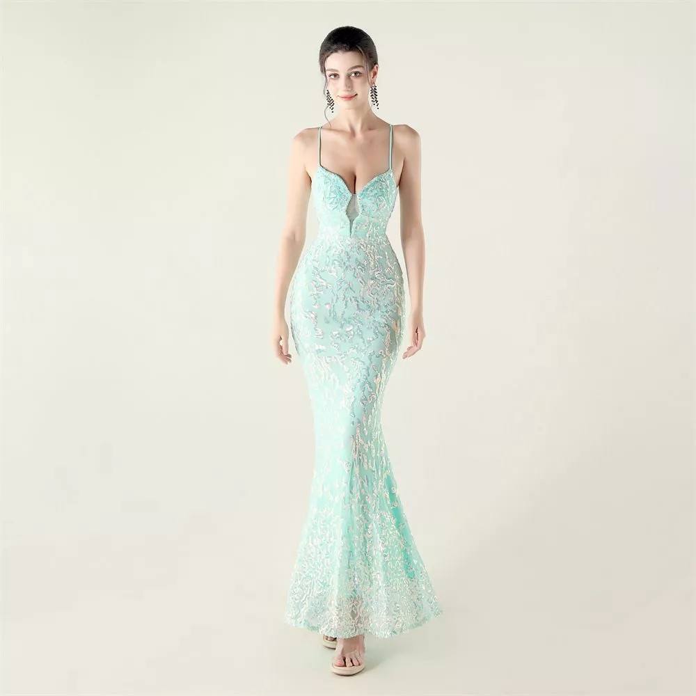 Traje Verde Agua Brillante Con Detalles Brillantes Elegante CF50178