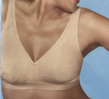 Playtex 18 Hour Super 4690 Soft Cool and Breathable WIREFREE Bra Size 38D NEW