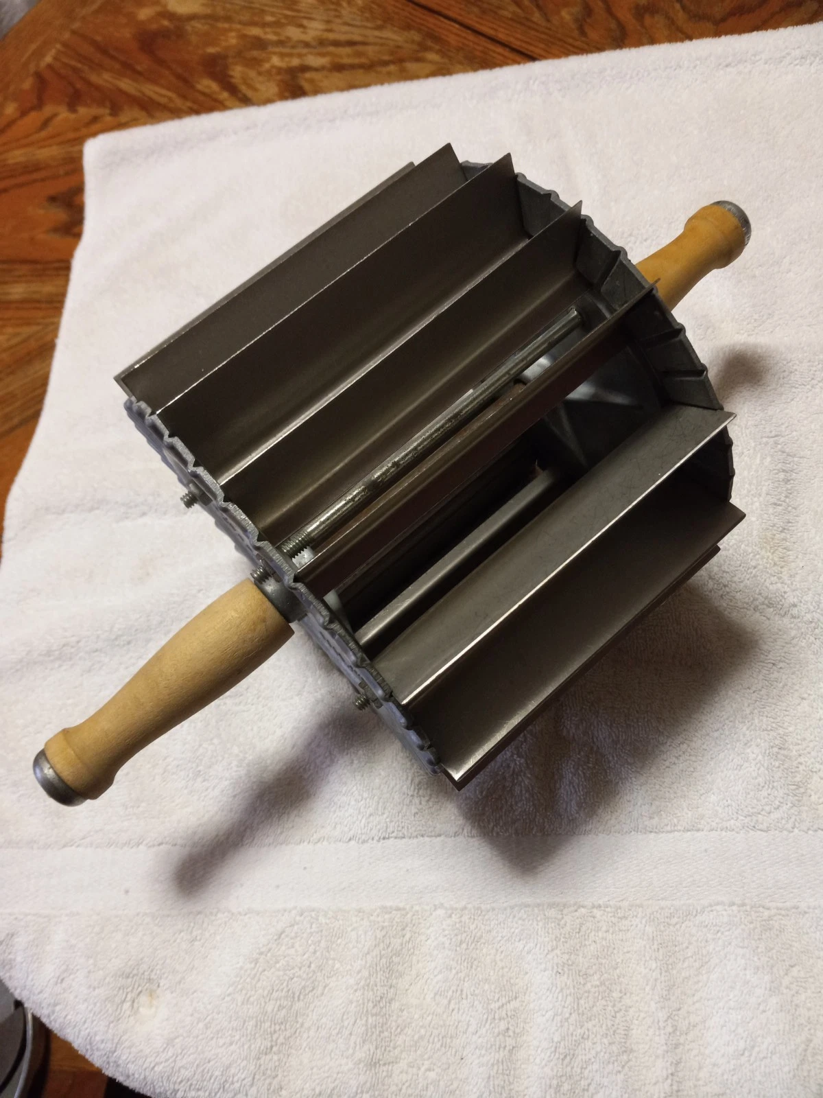 Miller Bun Cutter Rolling Dough Cutter Pat. 1907 Bakery Collectible Tool B7