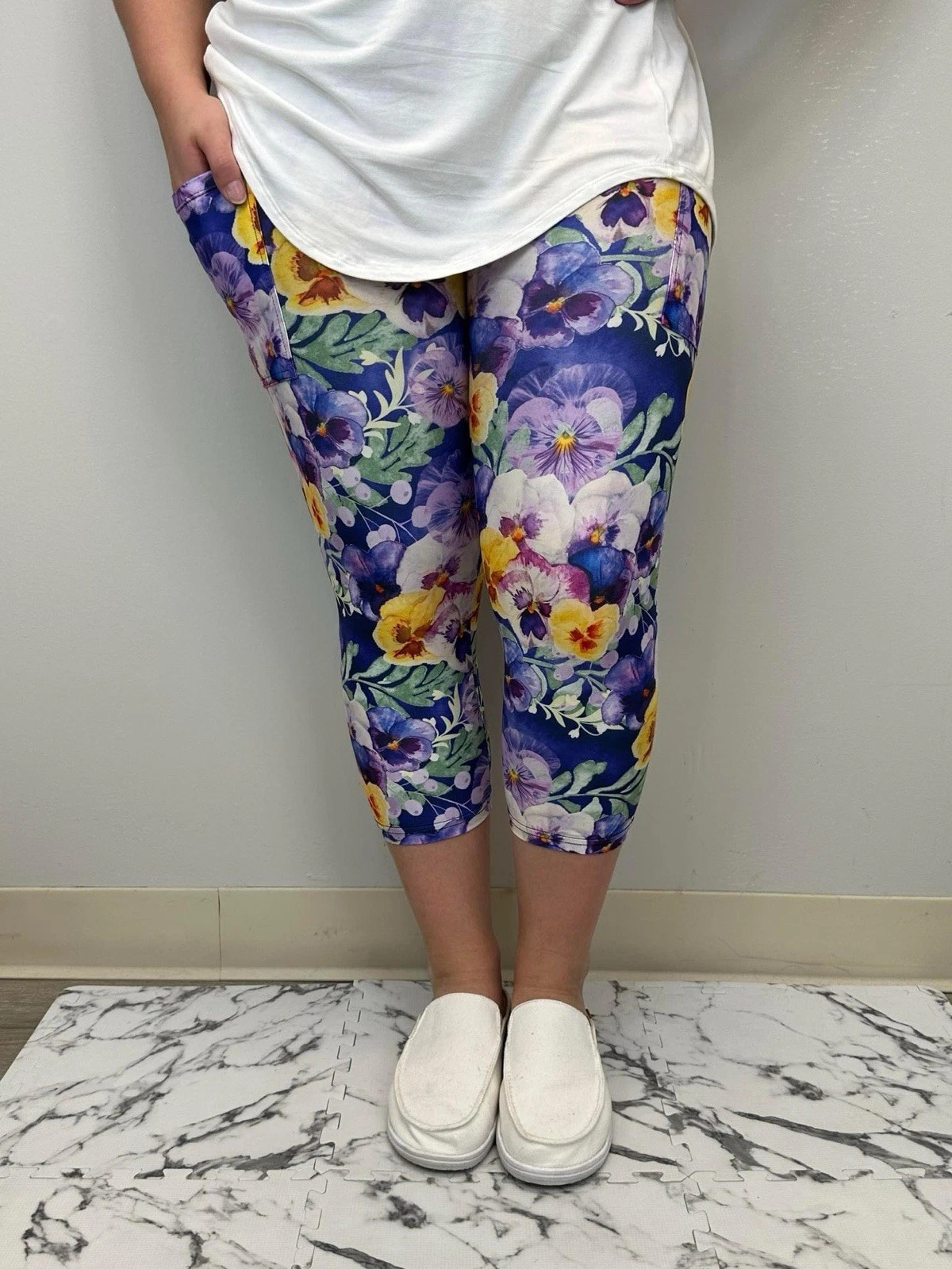 TL Clothing capris