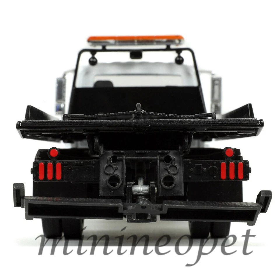 JADA INTERNATIONAL DURASTAR 4400 CAMINHÃO CAÇAMBA PLANA CARRO FUNDIDO EM ESCALA 1/24 BRANCO 34040 - Imagem 3 de 4