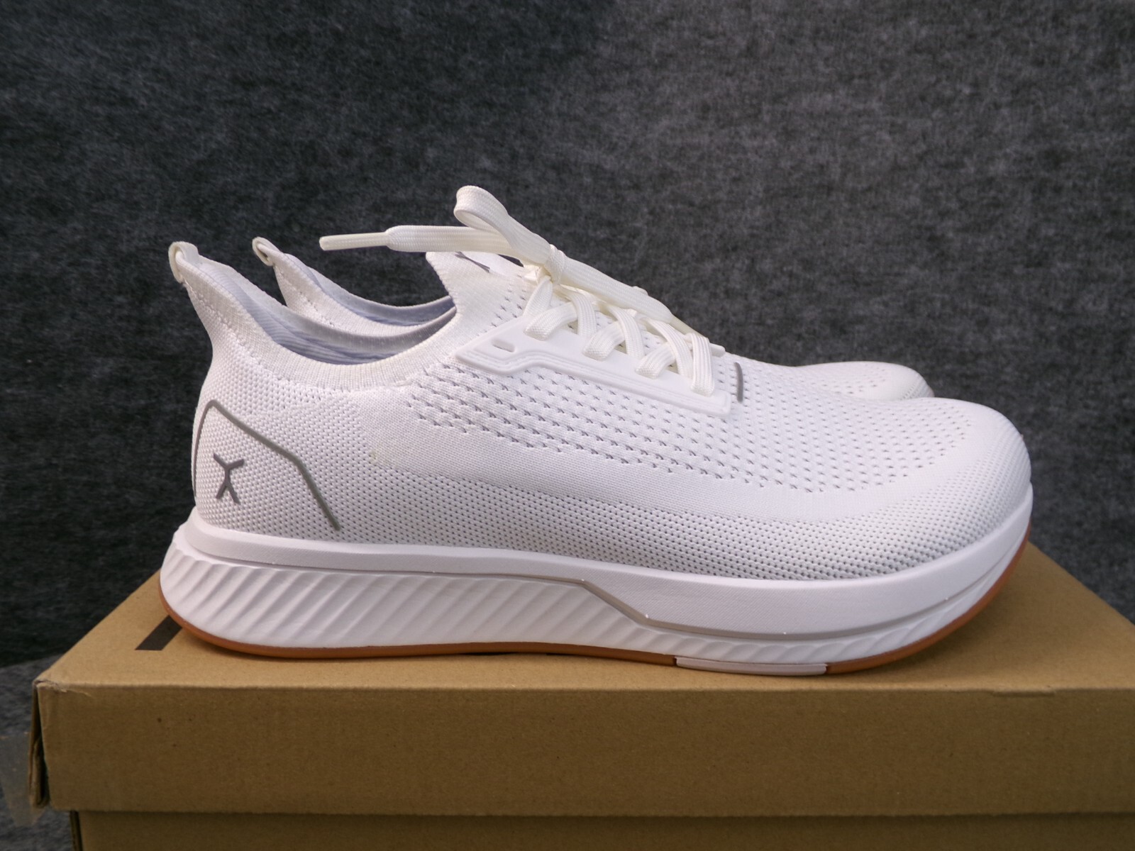 SAOLA Scarpe da uomo Flux Adapt Runner bianche gomma running atletiche a piedi nudi in maglia taglia 8 5