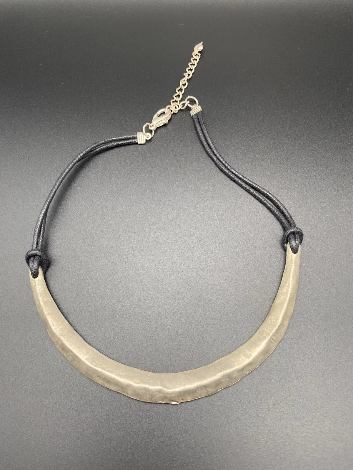 VETEMENTS Grande collana audace. Corda design in metallo su pelle! Regolabile!