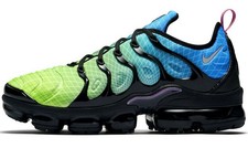 vapormax plus green and black