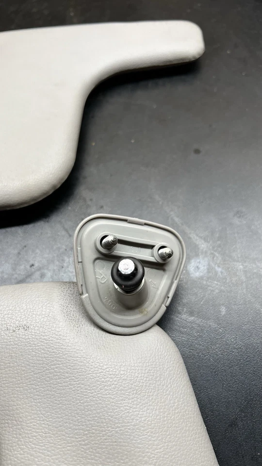 1992-1996 Toyota Camry Driver & Passenger Side Sun Visor Pair Tan Vinyl - Image 3 of 4