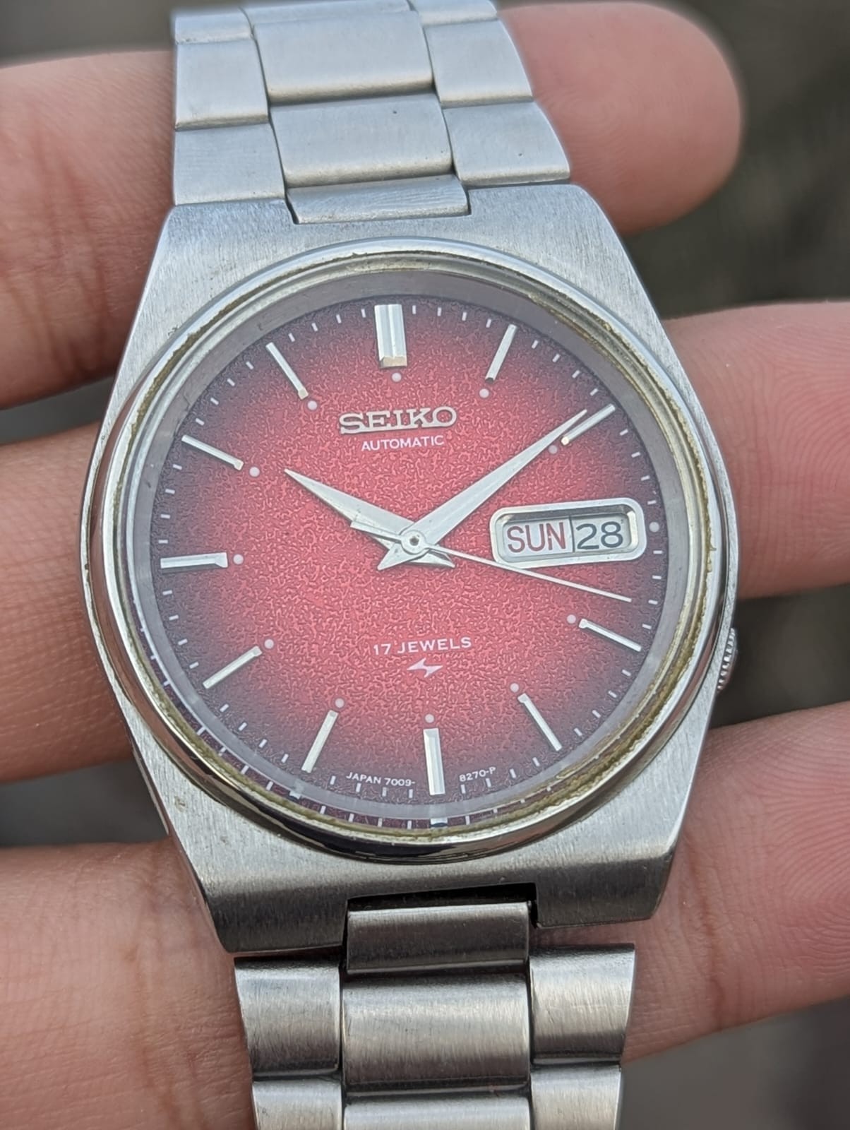 Vintage Rare Automatic Red Watch Men's Dial Textured Seiko 7009 - vintagewatches.pk