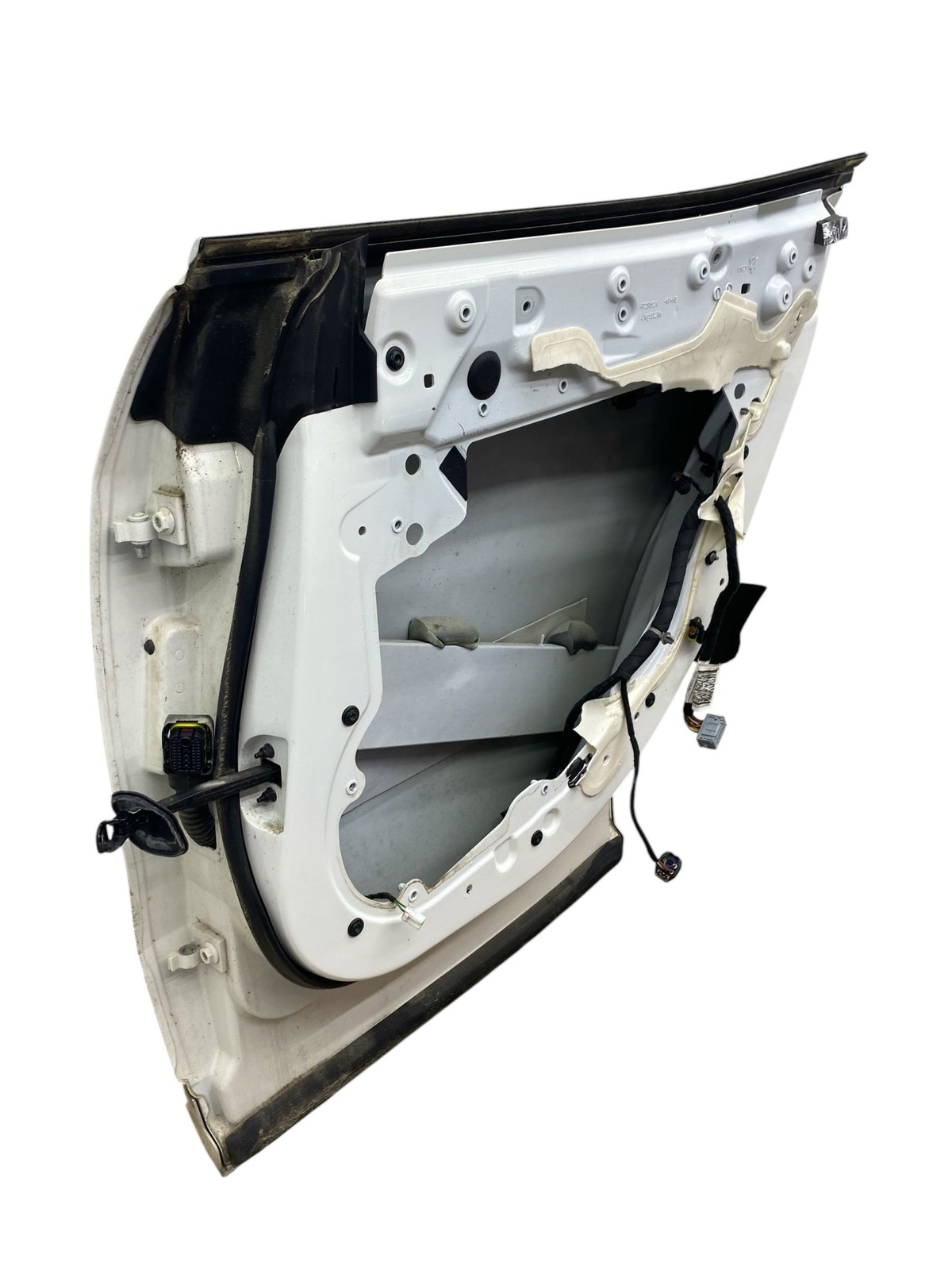 2017-2024 MASERATI LEVANTE M161 OEM RH REAR RIGHT DOOR SHELL | BIANCO (268)